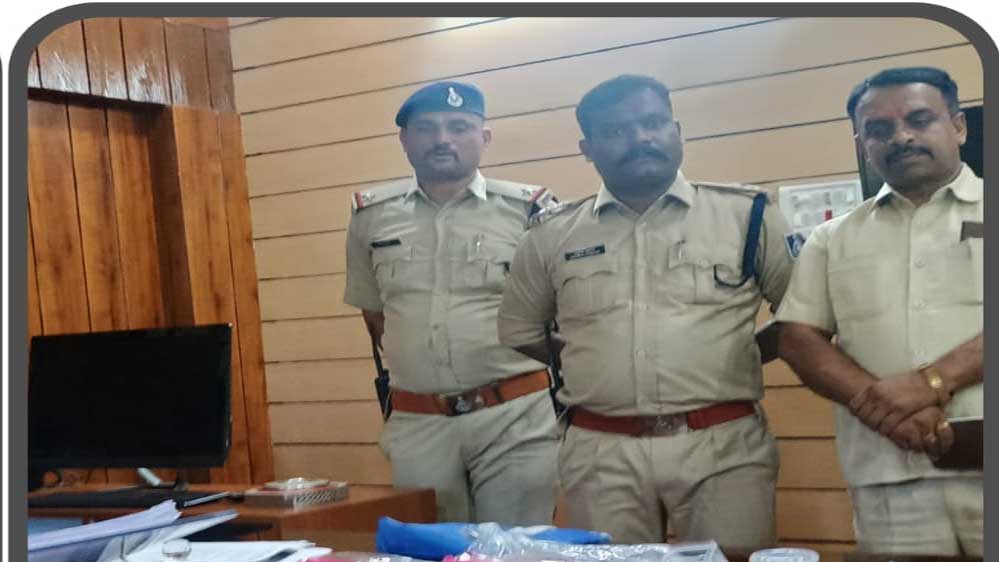 डिंडोरी कोतवाली पुलिस ने जिला मुख्यालय में हुई लाखों की लूट का 24 घंटे में खुलासा किया