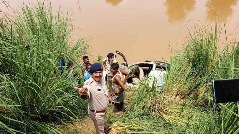 बिहार-औरंगाबाद में कार के नहर में गिरने से पटना के पांच लोगों की मौत