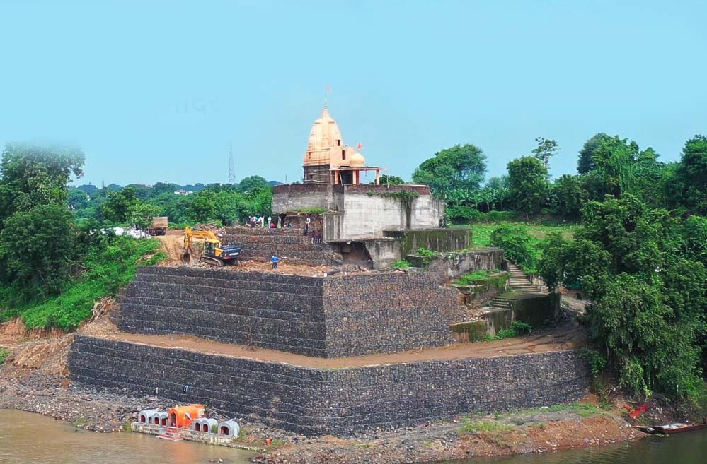 खरगोन के महेश्वर स्थित ऐतिहासिक प्राचीन धरोहर ज्वालेश्वर महादेव मंदिर के जीर्णोद्धार