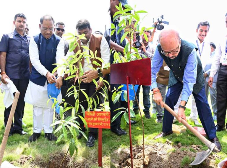 छत्तीसगढ़-बिलासपुर में राज्यपाल और मुख्यमंत्री ने अटल ज्ञानपथ-मुक्ताकाशी मंच और अटल सरोवर की दी सौगात