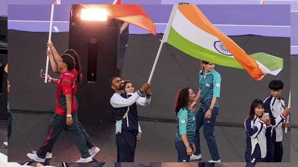 Paris Olympics की क्लोज‍िंग सेरेमनी में मनु भाकर-पीआर श्रीजेश ने थामा तिरंगा... जानिए क्यों बनाया ध्वजवाहक