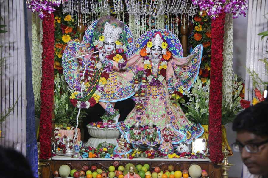 रायपुर के इस्कॉन मंदिर, राधाकृष्ण मंदिर, खाटू श्याम मंदिर समेत अन्य मंदिरों में जन्माष्टमी को लेकर भव्य सजावट