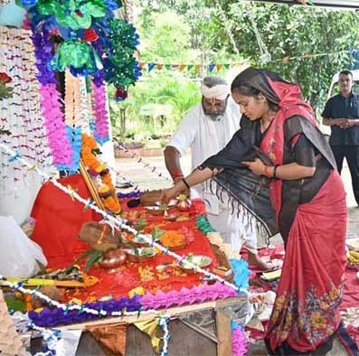 मंत्री राजवाड़े ने रायपुर शंकर नगर स्थित निवास कार्यालय में भगवान विश्वकर्मा की विधिवत पूजा अर्चना की