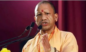 अखिलेश यादव पर CM Yogi का प्रहार, बोले-ये गुंडे सीधे नहीं हो सकते