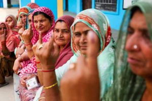 घाटी में पहली बार ऐसे हजारों लोगों को मतदान करने का मौका मिलेगा, जो अब तक चुनाव में सिर्फ मूकदर्शक हुआ करते थे