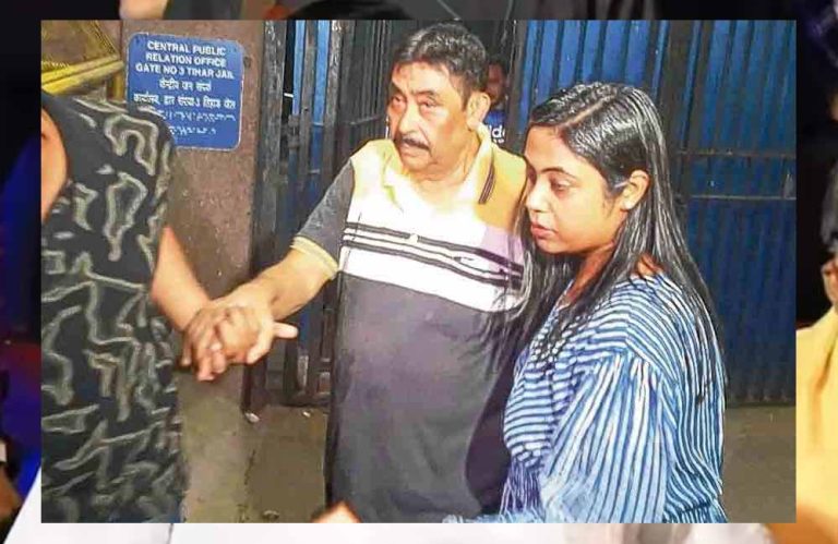 TMC नेता अनुब्रत मंडल आखिरकार दो साल बाद तिहाड़ जेल में बिताने के बाद अपने घर लौटे