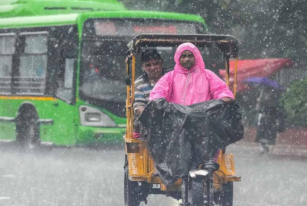 मध्यप्रदेश में अगले 2 दिन तेज बारिश का दौर बना रहेगा, मालवा-निमाड़ के 8 जिलों तेज बारिश का अलर्ट