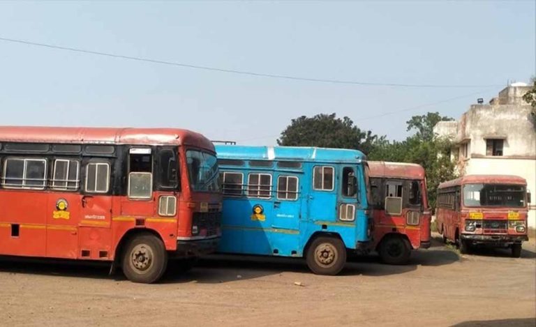 गणेश उत्सव से पहले महाराष्ट्र राज्य सड़क परिवहन निगम के कर्मियों ने राज्यव्यापी हड़ताल शुरू की