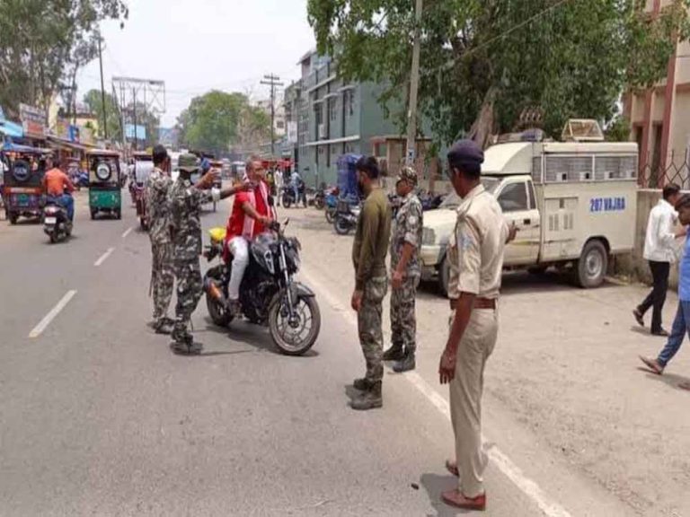 बिहार में गाड़ी चलाते समय ट्रैफिक नियम तोड़ने पर एक जुर्म की दोबार सजा और जुर्माना भी बढ़ा