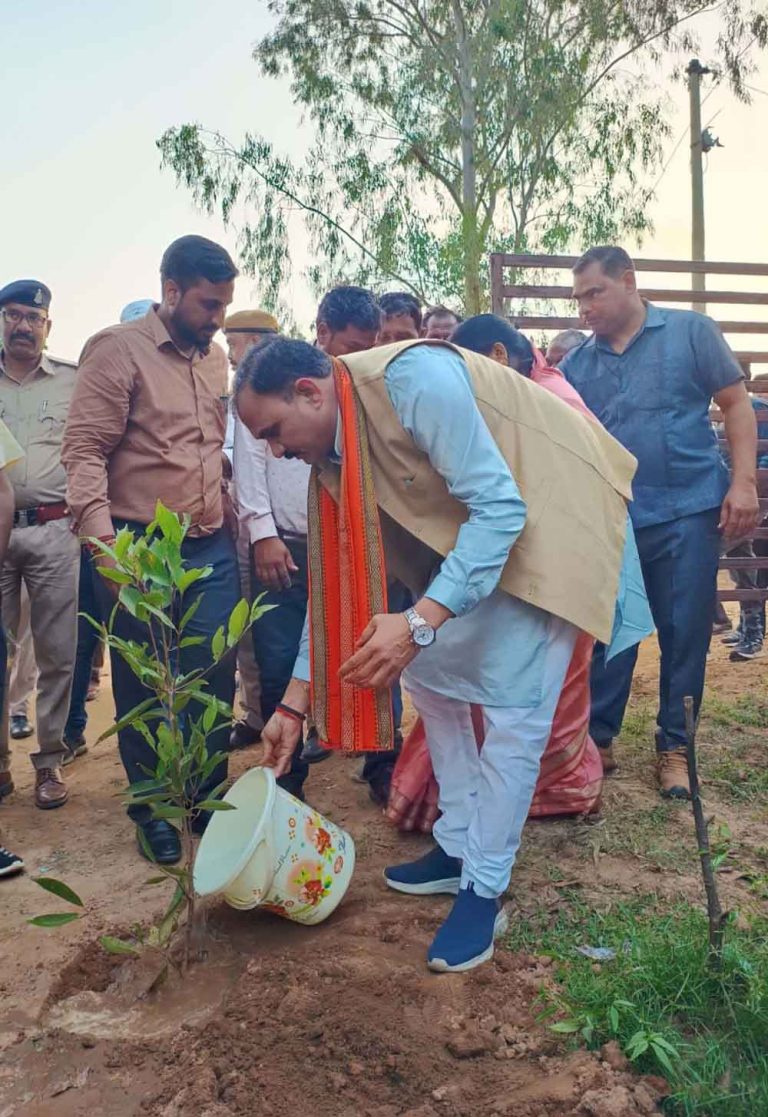 छत्तीसगढ़-रायपुर में स्वास्थ्य मंत्री श्याम बिहारी ने शुरू किया अभियान