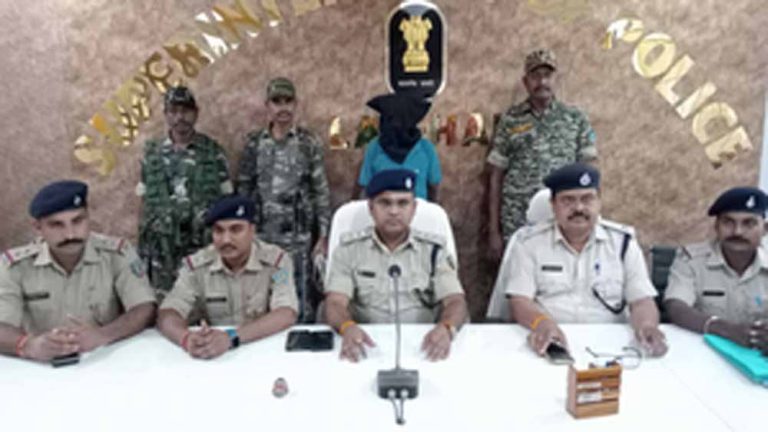 फुटबॉल मैच देख रहे 5 लाख के इनामी नक्सली को पुलिस ने किया अरेस्ट, लातेहार पुलिस ने बड़ी कामयाबी हासिल की