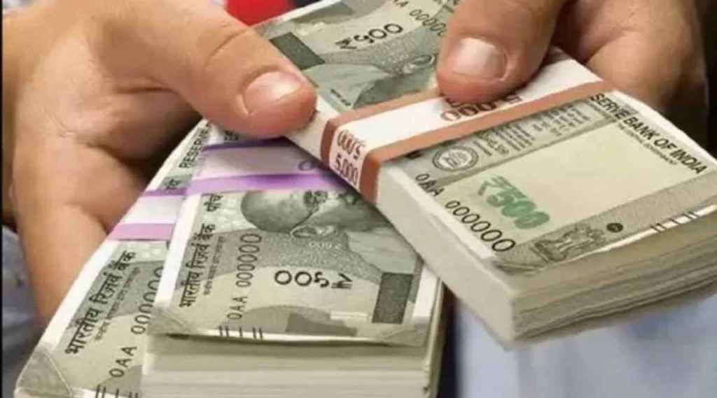 इधर एग्जाम पास, उधर खाते में आएंगे 100000 रुपए