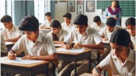 CBSE बोर्ड ने 2025 से शुरू होने वाली 10वीं और 12वीं की बोर्ड परीक्षाओं के लिए कई महत्वपूर्ण बदलावों की घोषणा की