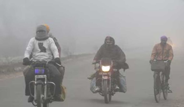 हवाओं का रूख बदलते ही दूसरे हफ्ते में छत्तीसगढ़ में धुंध के साथ हल्की ठंड का अहसास होने लगा