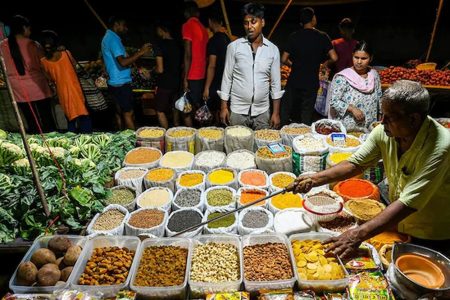 इकोनॉमी के लिए डबल गुड न्यूज, नवंबर में देश की जनता को राहत मिली है और महंगाई घटी