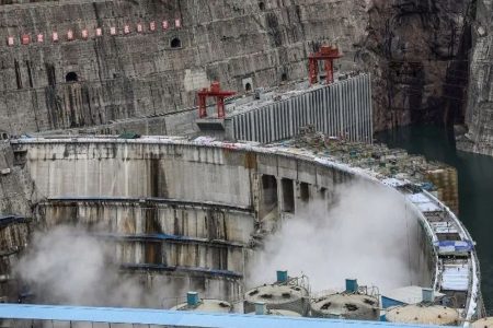 ब्रह्मपुत्र पर सबसे बड़ा बांध बनाने का चीन का ऐलान, धरती की स्‍पीड धीमी करने वाले थ्री जॉर्ज से भी ज्‍यादा शक्तिशाली, भारत को खतरा