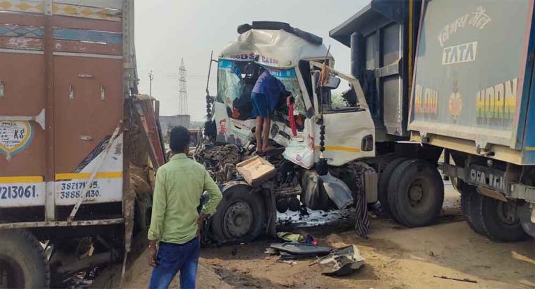 राजस्थान-हनुमानगढ़ में भिड़ा ट्रेलर और डंपर में ट्रेलर चालक के पैर टूटे