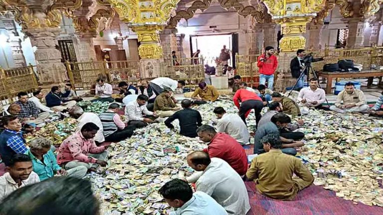 राजस्थान-चित्तौड़गढ़ के कृष्ण मंदिर के खजाने में मिला 19.25 करोड़ का चढ़ावा