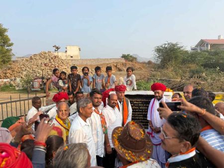 राजस्थान-सिरोही में पंचायतीराज मंत्री ने सड़क का किया लोकार्पण