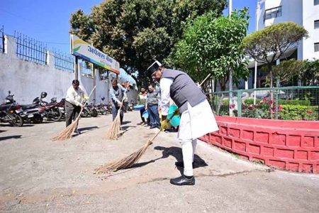 स्वच्छता से ही सकारात्मक ऊर्जा का होता है संचार : सहकारिता मंत्री सारंग