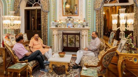 विधानसभा अध्यक्ष देवनानी पहुंचे उदयपुर, अरविन्दसिंह मेवाड़ को अर्पित की श्रद्धांजलि
