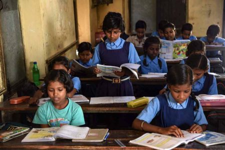 अप्रैल माह में ही विद्यार्थियों तक पहुँची पाठ्य पुस्तकें